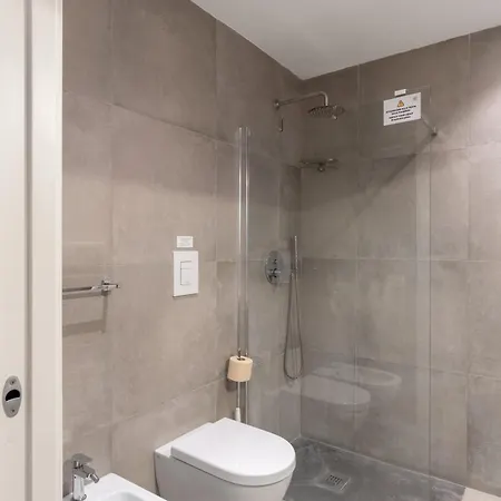 Visit 4* Neapol